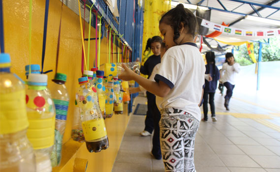 Como engajar as famílias em atividades que promovam o brincar? - Dia de  Aprender Brincando (Brazil)